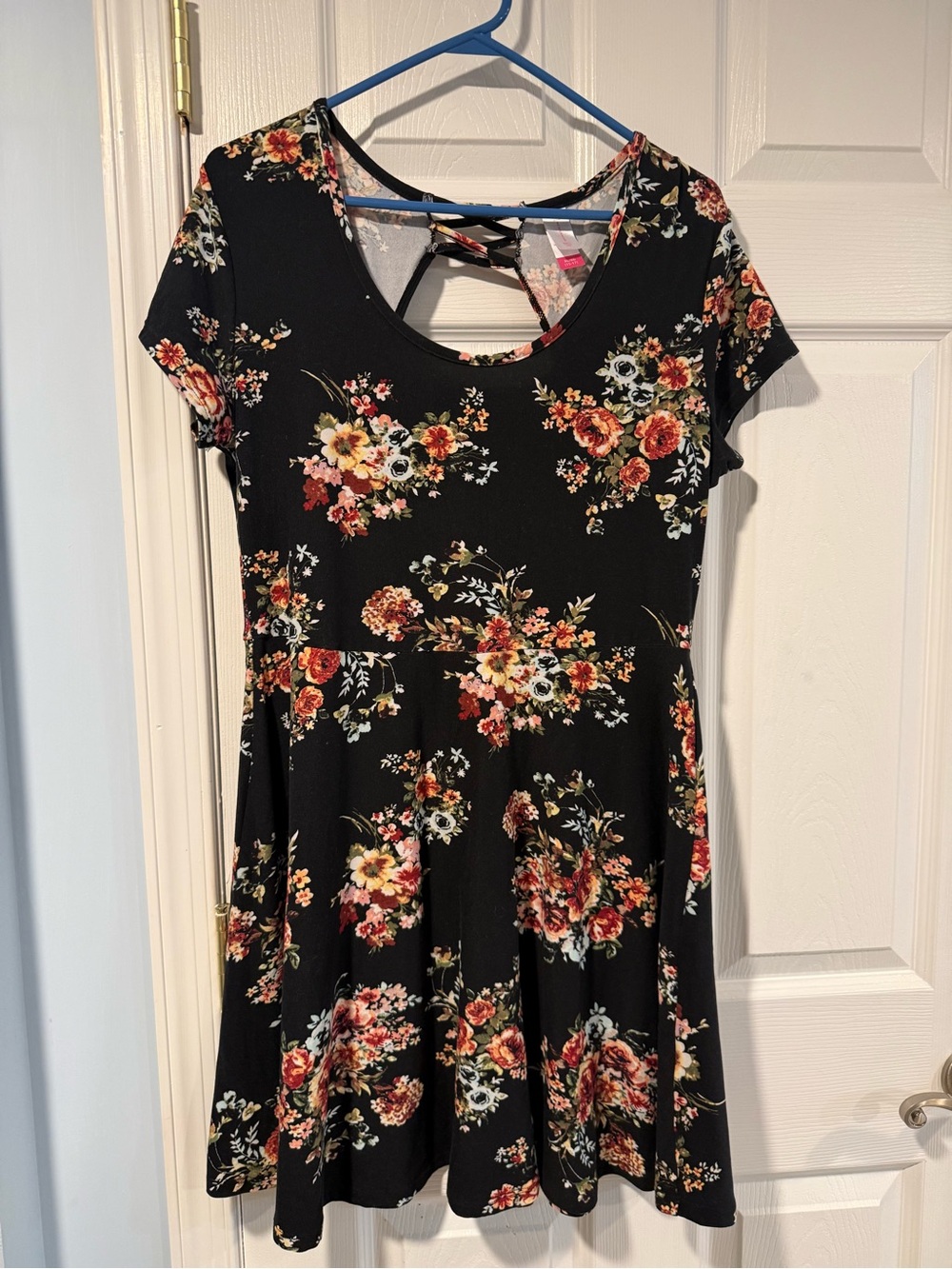 Black Floral Short-Sleeve Dress